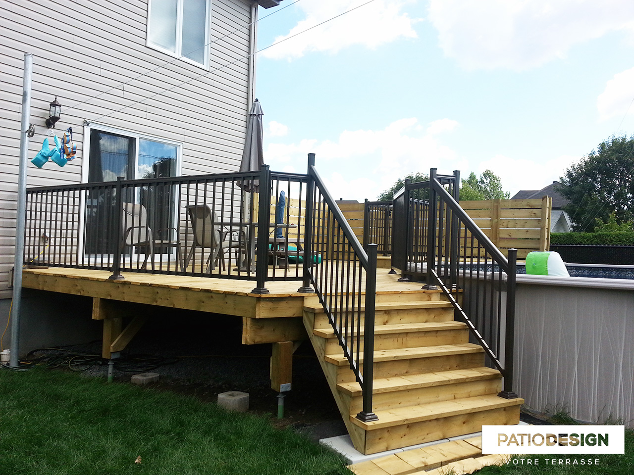 Frontenac Fences Model Classic by Patio Design inc.