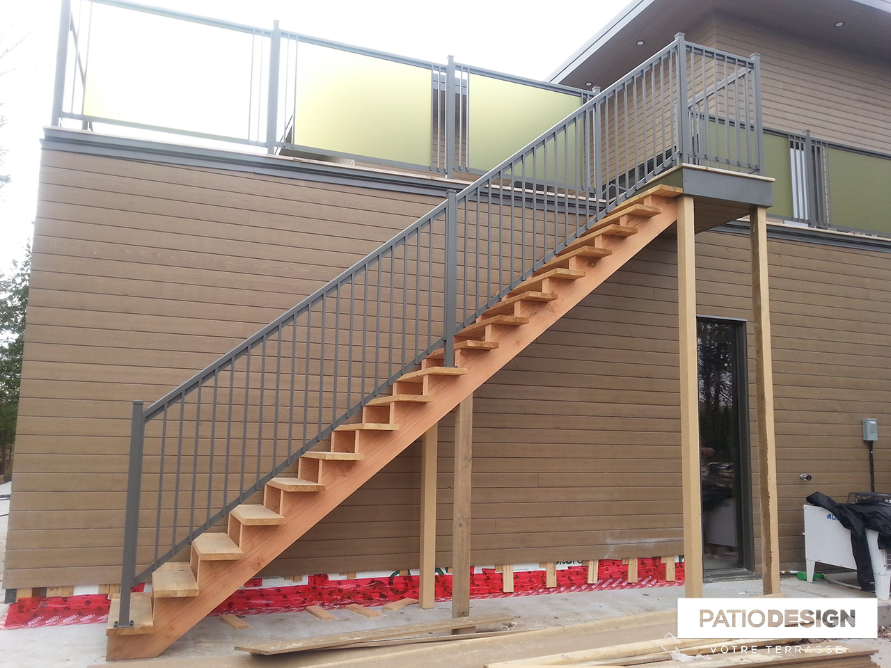 Frontenac Fences Model Classique by Patio Design inc.