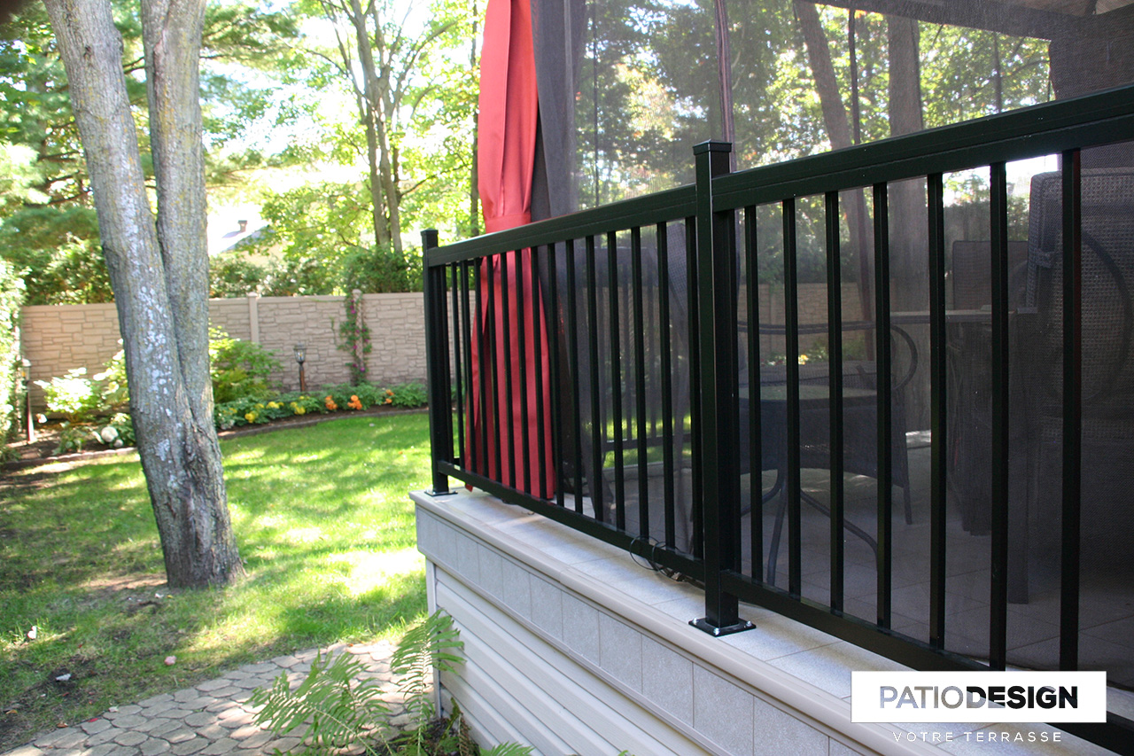 Frontenac Fences Model Classique by Patio Design inc.