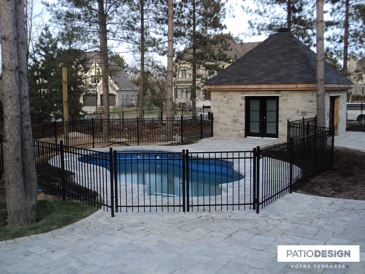 Frontenac Fences Model B by Patio Design inc.