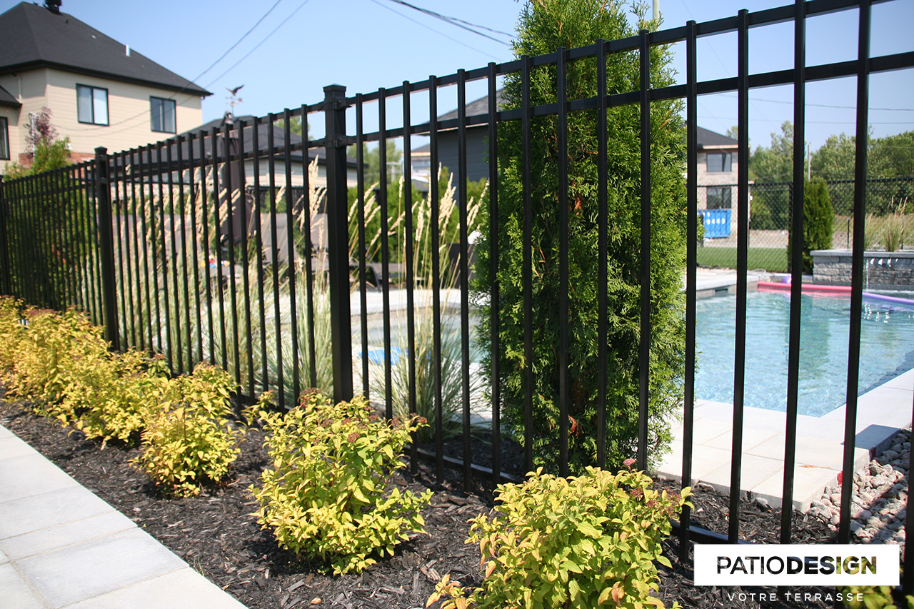 Frontenac Fences Model B by Patio Design inc.
