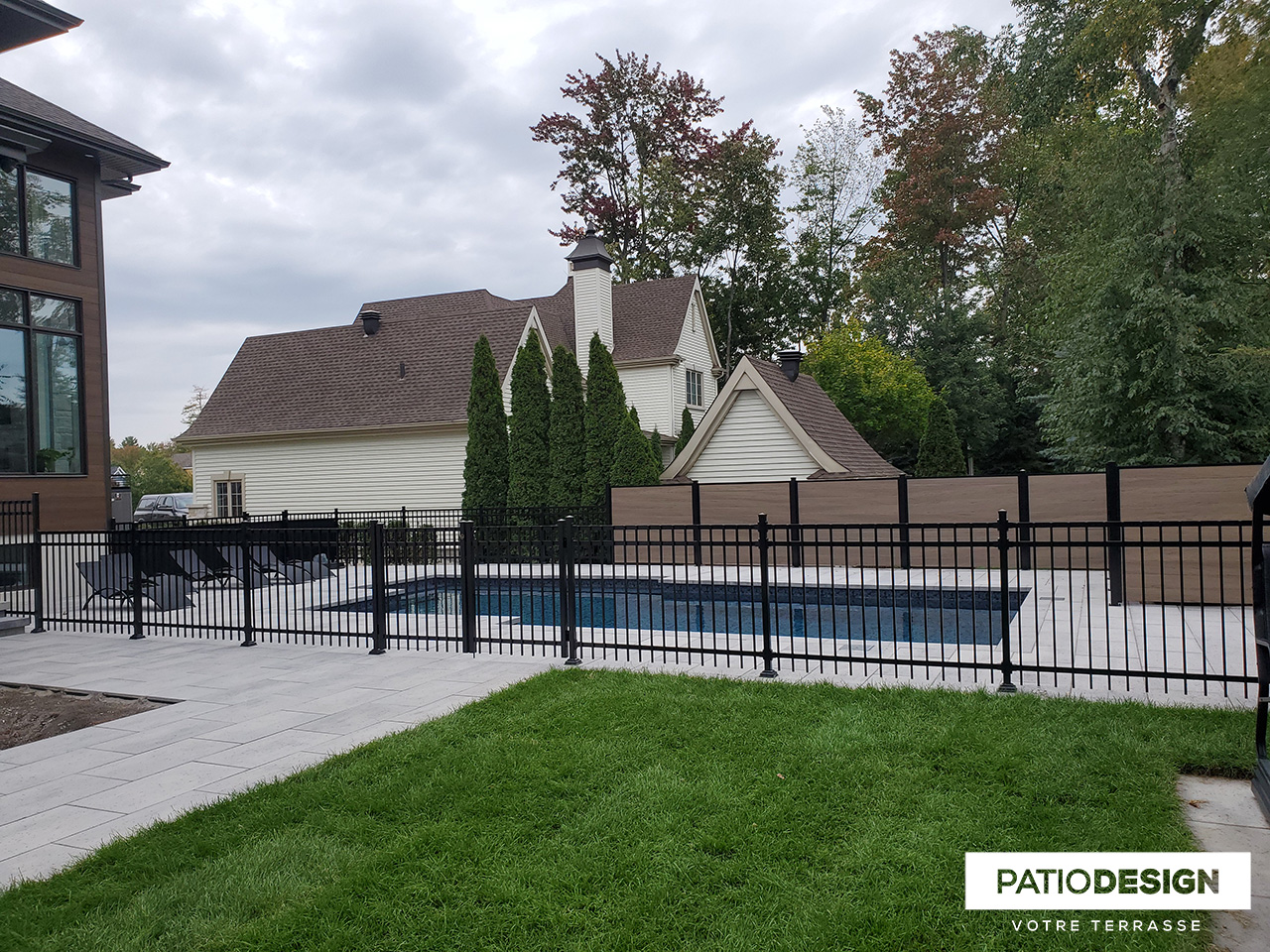 Frontenac Fences Model B by Patio Design inc.