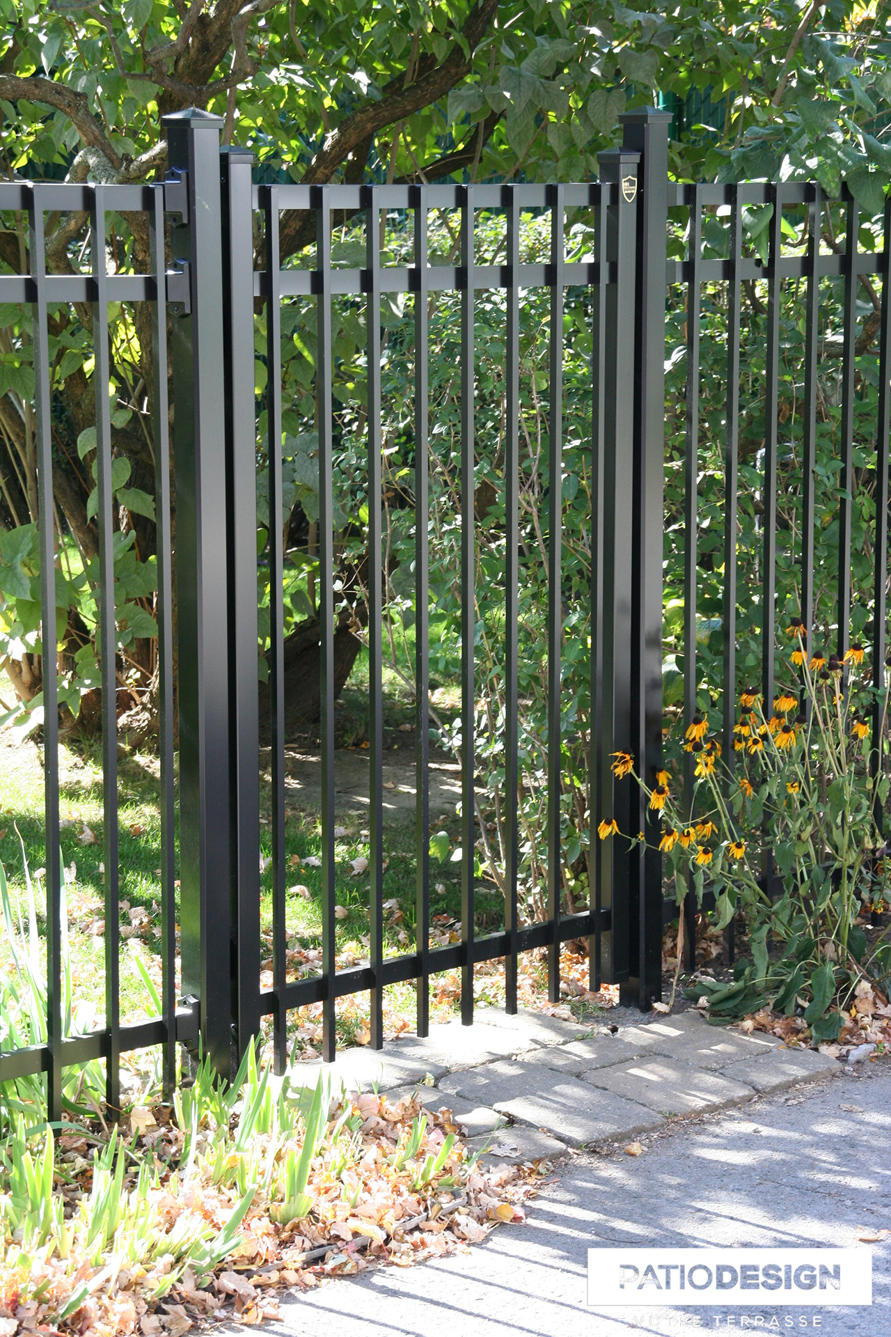 Frontenac Fences Model B by Patio Design inc.