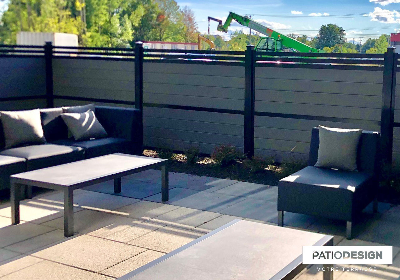 Frontenac Fences Model Karbon by Patio Design inc.