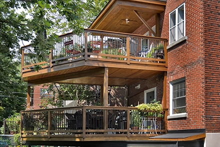 Balcons 2 étages par Patio Design inc.