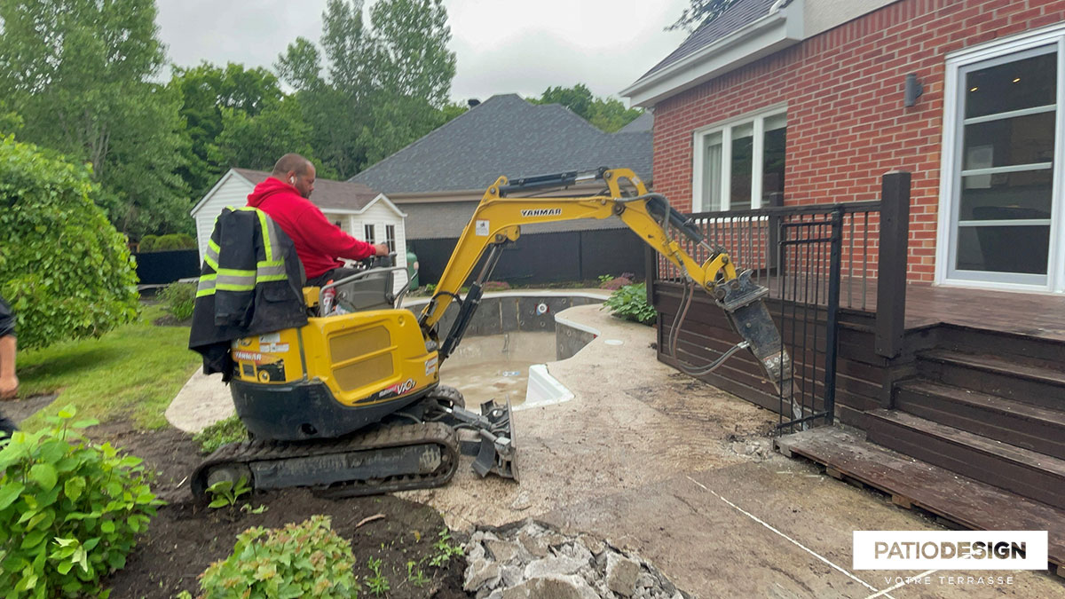 Démolition de piscine creusée par Patio Design inc.