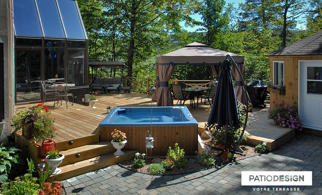 Patio with a SPA by Patio Design inc.