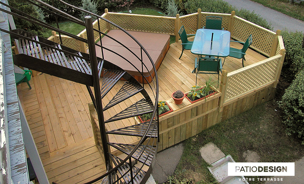 Patio with a SPA by Patio Design inc.