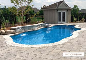 Piscine creusée en fibre de verre par Patio Design inc.