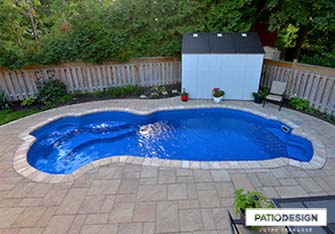 Piscine creusée en fibre de verre par Patio Design inc.