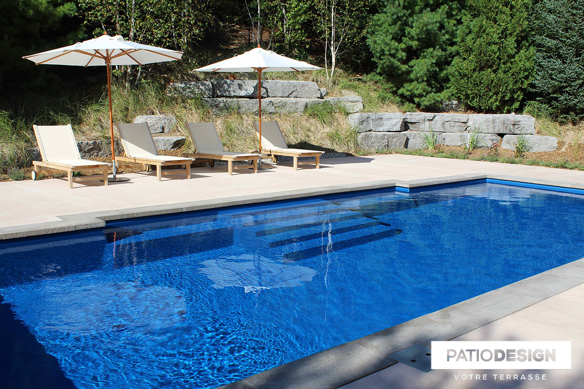 Inground Pool in Fiberglass by Patio Design inc.